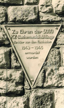 Inschrift am neuen Obelisk 1958