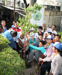 CFP Goodwill Ambassadors Program's Participants with Dr. Nakano joining in the Green Wave.