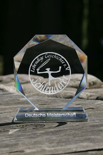 Der Preis für den ersten offiziellen Deutschen Meister im Schleudern 2012.