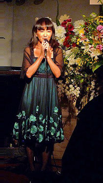 しろき歌織さん