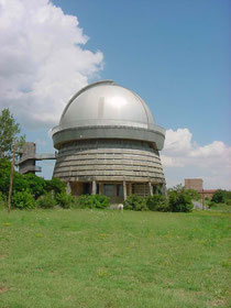 El Edificio de Byurakan observatorio y el telescopio а