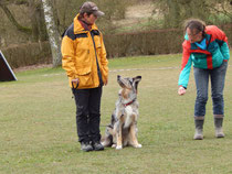 Katja und Josie bei der Ablenkung