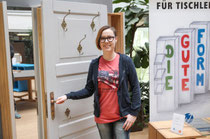 Franziska Kühne an Ihrem Siegerstück. Die Garderobe wird zukünftig in Ihrer eigenen Wohnung Platz finden.