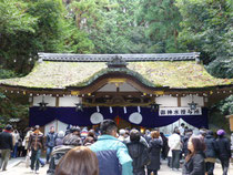 摂社 狭井神社 拝殿