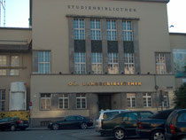 Autor: Anneli Salo von http://commons.wikimedia.org/wiki/File:Landesbibliotek_Linz_H6827_C.jpg