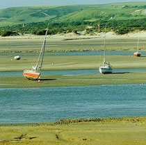 Voiliers à cale sèche à marée basse - baie de Canche, base nautique Nord du Touquet