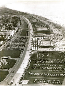 Vue aérienne de 1960 sur la nouvelle digue