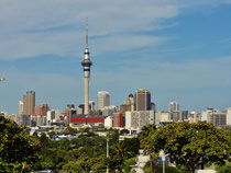 Auckland mit dem Sky Tower.