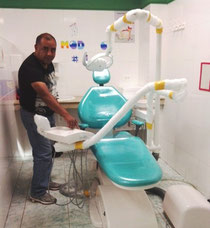 Sillón y equipo accesorio para odontología, instalados recientemente en la Uleam. Manta, Ecuador.