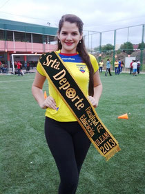 María Sol Suárez, Srta. Deportes del Festival de los colores 2013 en la Universidad de Manta, Ecuador.