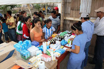 Medicinas repartidas en la Ciudadela Villamarina a pacientes del Patronato municipal. Manta, Ecuador.