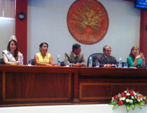 Mesa directiva de la sesión solemne municipal por los 16 años del Cantón Jama, de Manabí - Ecuador.