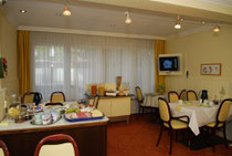 Frühstücksraum mit Buffet