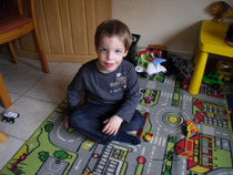 Max in seiner tollen Spielecke