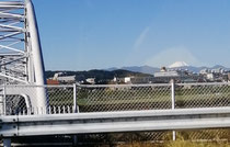 車窓からみる富士山