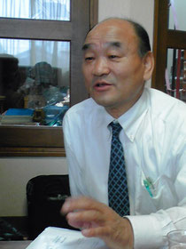熱く語る「椿き家」社長の折笠廣司さん