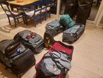 Sieben Taschen, alles drin und noch Platz