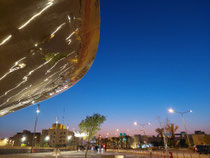 Metrostation im nächtlichen Riyadh 