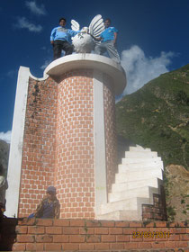 Monumento de la paloma- Totos