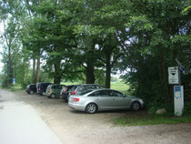 Parkstreifen gegenüber dem Chiemgauhof