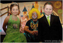 Großer Auftritt fürs kleine Prinzenpaar: Anna-Maria I. und Julian Alexander I. zeigten gestern beim Kinderfasching in der Stadthalle, dass sie als Regenten was drauf haben. 