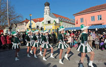 Pockinger Prinzengarde tanzt am Stadtplatz in Bad Griesbach