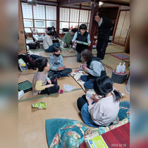 子供食堂に参加お手伝いさせて頂きました。lunchメニューは手巻き寿司とチョコレートフォンデュでした。