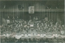 Das Orchester des Städtischen Musikvereins Erkelenz auf der Bühne. Am 14. Mai laden die Musiker zu einer musikalischen Weltreise ein. Foto: Musikverein