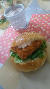 明太タルタルフイッシュバーガー220円
