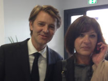François Baroin, ancien ministre, sénateur et futur président de l'association des maires de France, accueilli par Mme Panassié, maire de saint-James, à l'assemblée générale des maires de la Manche