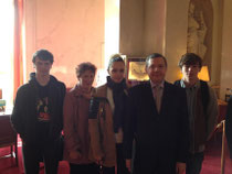 Les lauréats dans la bibliothèque du Sénat