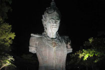 hinter Vishnu's Rücken rocken Iron Maiden Bali