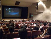 「犬と猫と人間と」の映画上映実行委員会にも参加しました。350名集まりました。