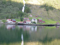 sur fjord Nærøyfjorden