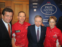 Ing. Gerhard Teuschl, FiA Präsident Jean Todt, Preisträger Alfred Fries und seine Frau Karin. Foto: zVg  