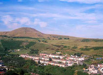 valley / courtesy of Photolibrary Wales　　　　　　　　　　　　　　　　　　　　　　　　　　　　　　　　　　　　　　　　　　　　　　　　　　　　　　　　　　　　　　　　　　　　　　　　　　　　　　　　　　　　　