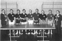 1969/70 erstmalig in der Vereinsgeschichte als Bezirksligameister Aufstieg in die westdeutsche Landesliga. V.l.n.r. Vorsitzender Peter Stüttgen, Bert Hohnen, Arndt Faßbender, Rudi Tillmanns, Josef Bragard, Heinz Rosarius, Alfred Müller, Bernd Schnitzler