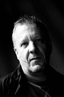 Andreas Grewing - lead guitar