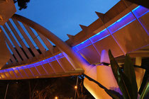 Kunstvoll beleuchtet: die Alexandra Arch