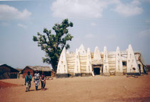 Larabanga is home to Ghana's oldest sudanese-style mosque