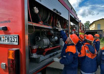 Die Mädchen und Jungen von der Jugendfeuerwehr Hoym zeigen, was sie in ihrer Ausbildung gelernt haben.   (BILD: Frank Gehrmann)