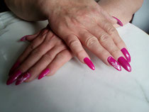 Nagel abgebrochen? Ab ins Nagelstudio!