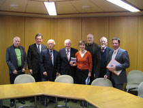 Werner Klein (BI-AL), Helmut Dammann-Tamke (MdL-CDU), Volker von Stamm (BI-Hasel), Umweltminister Sander, Ingrid Meyer-Schmeling (BI-AL), Manfred Kleine-Tebbe (BI-AL), Niels-Peter Rühl (BI-Hasel), Kai Seefried (MdL-CDU) (v.l.n.r.)