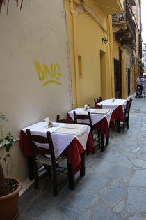 19 An einem Restaurant, Griechenland/At a restaurant, Greece
