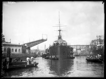 Le cuirassé Bretagne. 29 mai 1915, atelier photographique de l’Arsenal, collection Musée national de la Marine, Paris.