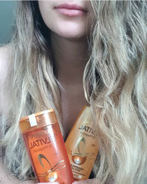Shampoo + Spülung von L'Oréal Elvital 'Öl Magique'. ( für trockenes haar )  Danke trnd_dach
