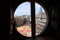 花のカーペット view from Hotel Saint Michel.