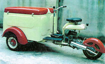 Triciclo motorizado de reparto