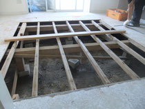床下 開口