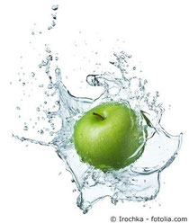 Irochka - fotolia.com Apfel in Wasser